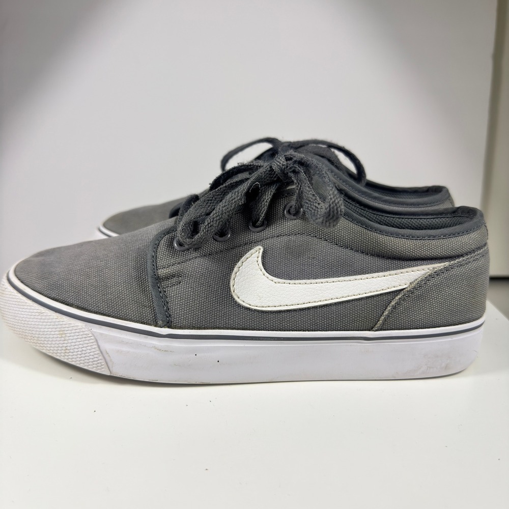 Nike SB Satire II Skate Shoes Mens Size 7 Grey Canvas Low Top 555272-091 - Picture 2 of 16
